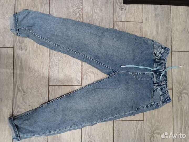 Джинсы широкие