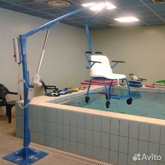 Подъемник для инвалидов бассейный Serie F145