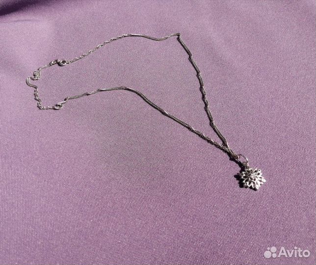 Серебряная цепочка с подвеской