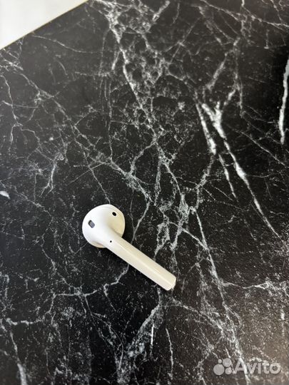 Беспроводные наушники apple airpods 1 правый