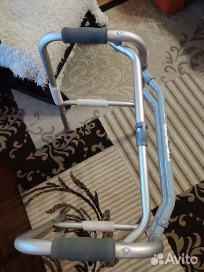 Ходунки для взрослых шагающие