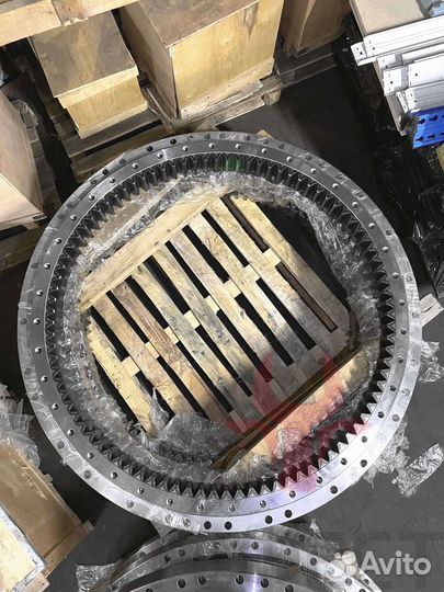 Опорно-поворотный круг Hyundai R320LC-7A