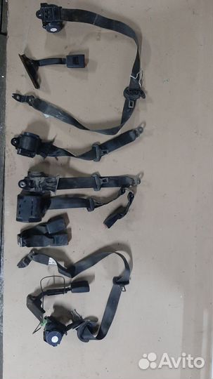 Ремень безопасности задний левый Volkswagen Polo V