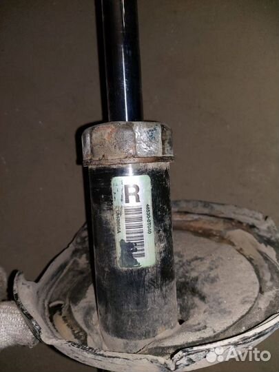 Газовый амортизатор Toyota Venza задний правый