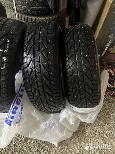 Tigar SUV Ice 215/60 R17 100T