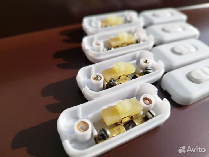 Выключатель проходной для бра, настольной лампы