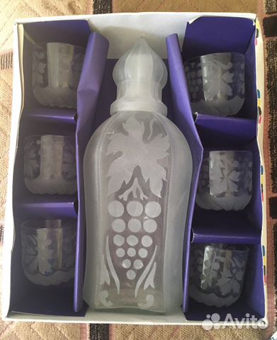 Графин со стопками