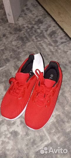Кроссовки женские 37 размер