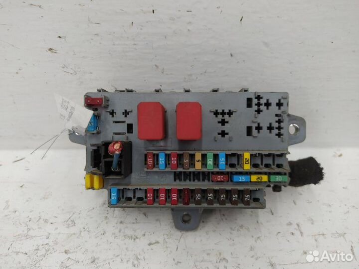 Б/У Б/У Блок предохранителей Европа 1332052080