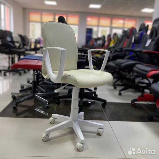 Компьютерное кресло CH-327 (цвета)