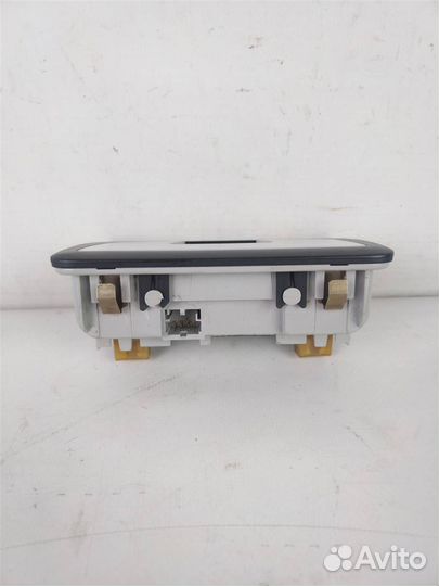 Плафон салонный задний ауди Q7 2005