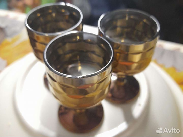 Рюмка на ножке