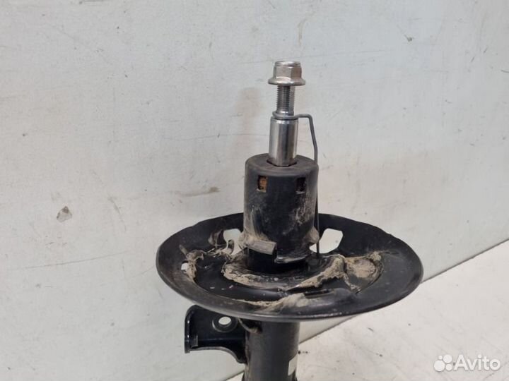 Амортизатор передний правый Toyota Camry V70