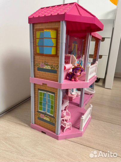 Кукольный домик с мебелью