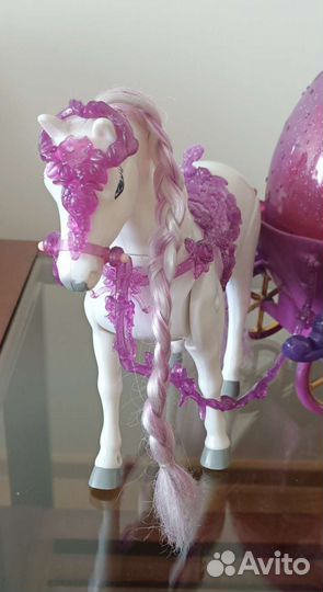 Карета с лошадью