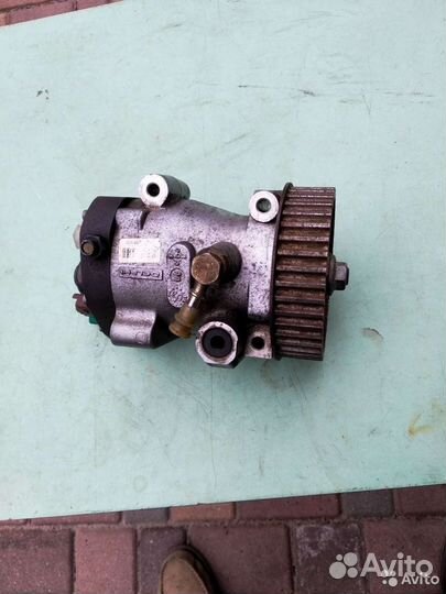 Топливный насос высокого давления на Kangoo