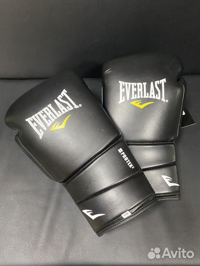 Боксёрские перчатки Everlast 10 oz