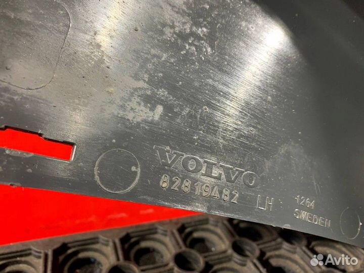 Накладка корпуса подножек левая Volvo FH