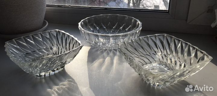 Хрустальные салатники, стопки, штоф, блюдо