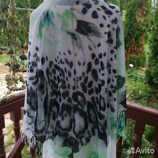 Большой красивый платок