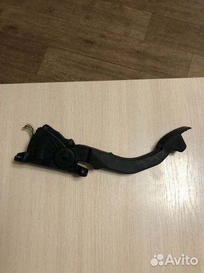 Педаль газа
