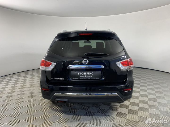 Nissan Pathfinder, 2015