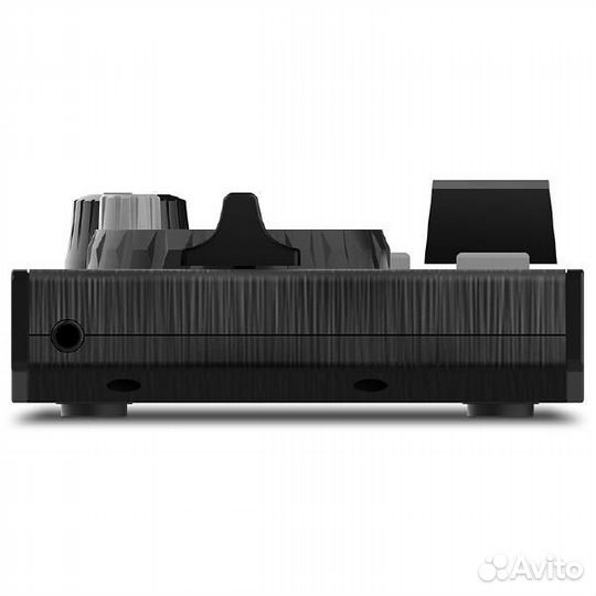 DJ контроллер Numark DJ2GO2 Touch