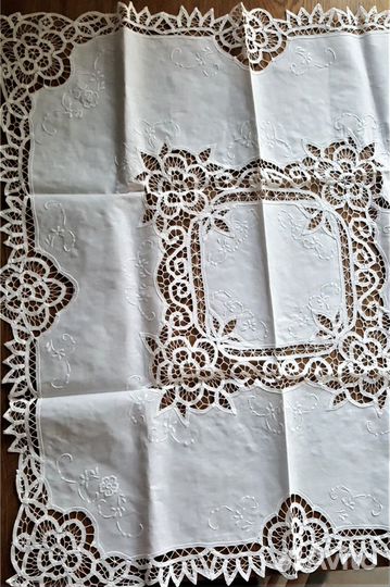 Скатерть и салфетки ручная вышивка новые