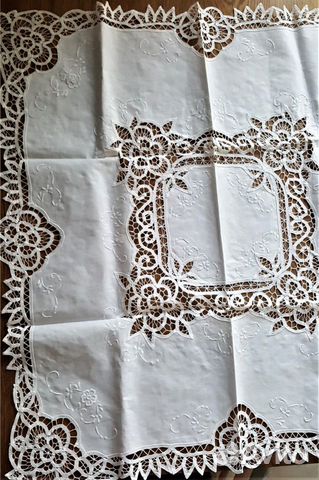 Скатерть и салфетки ручная вышивка новые
