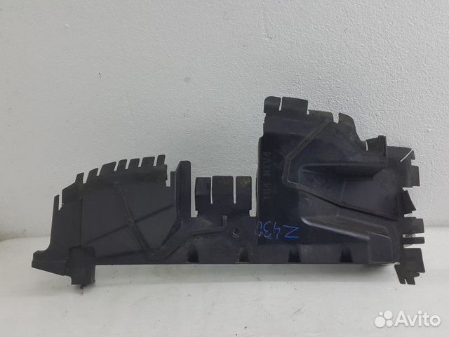 Дефлектор радиатора правый Peugeot 3008