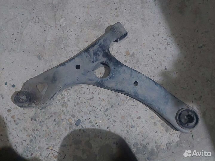 Рычаг Toyota Vista Ardeo