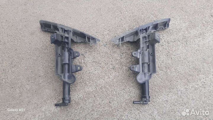 Форсунка омывателя фары jeep grand cherokee WK2