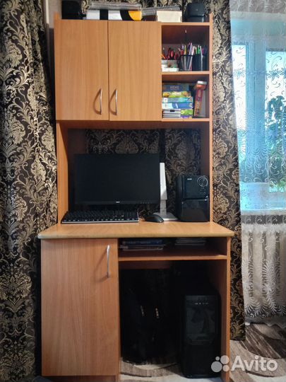 Компьютерный стол