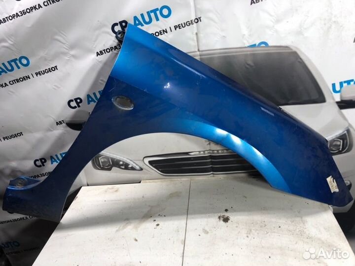 Крыло правое Peugeot 307