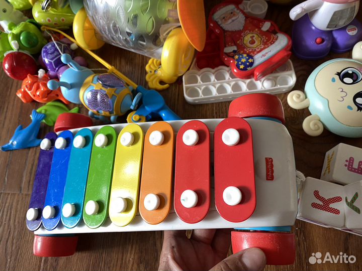 Развивающие игрушки fisher price пакетом