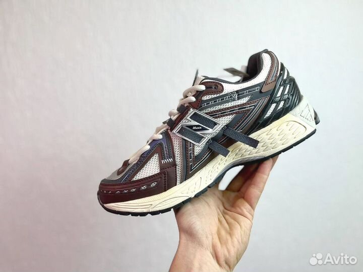 Кроссовки New Balance стильные