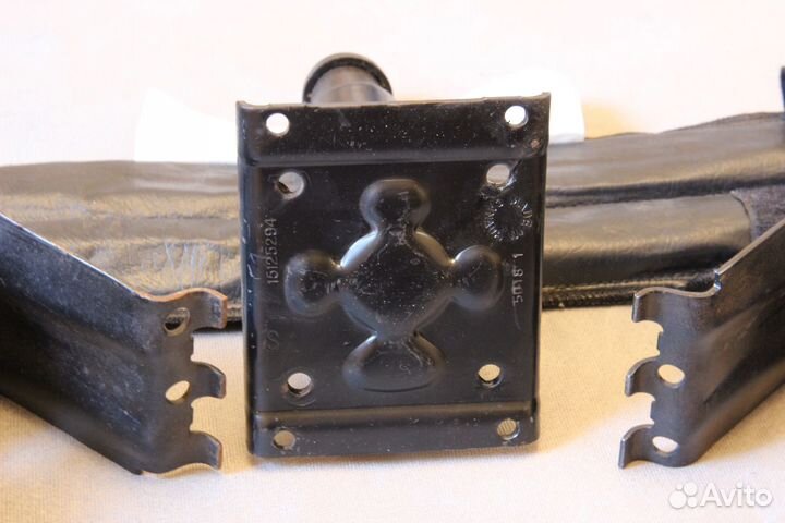 Набор штатного инструмента и домкрат GMT800