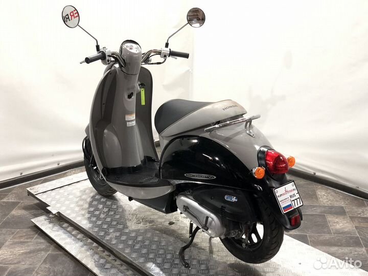 Скутер Honda Crea Scoopy