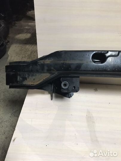 Усилитель Бампера Мерседес Вито 639