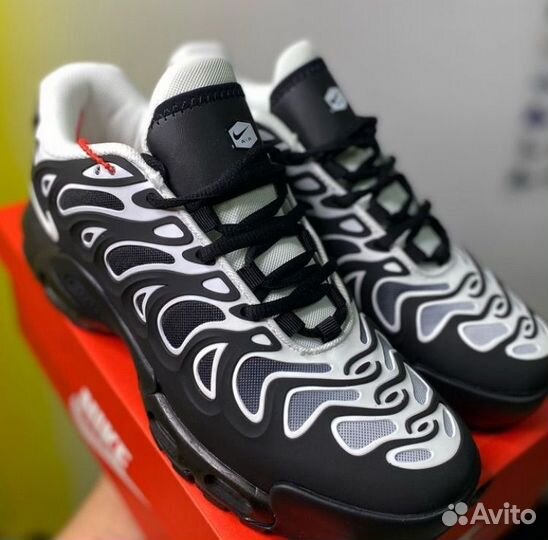 Кроссовки nike air max tn plus drift черно белые