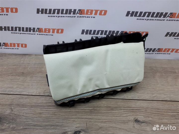 Подушка безопасности коленная peugeot 308