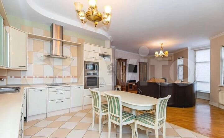 3-к. квартира, 118 м², 4/12 эт.