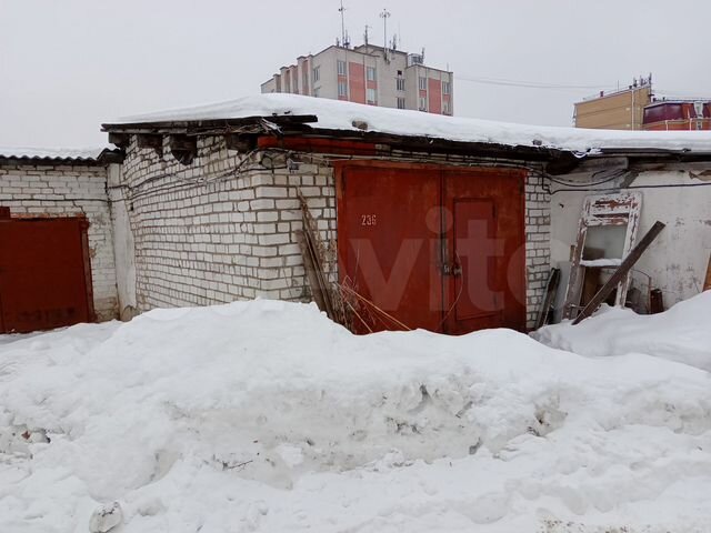 Гараж, > 30 м²