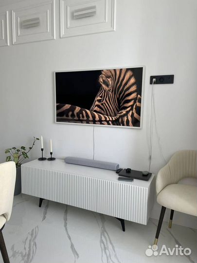 Тумба тв новая (на стойках, навесная ) от фабрики