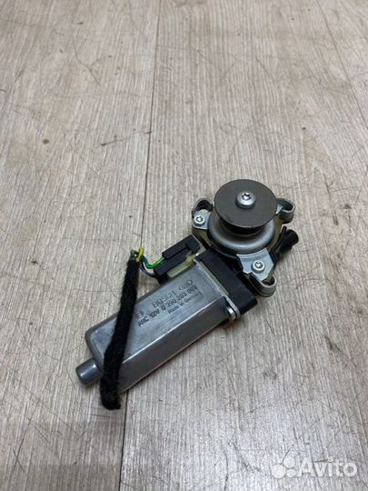 Мотор регулировки сиденья Mercedes Benz E280 W211