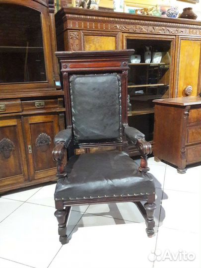 Кресло старинное антикварное красное дерево