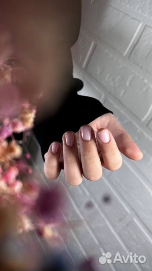 Модель на маникюр