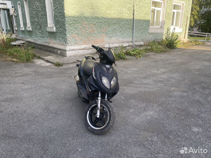 Скутер stels tactic 50