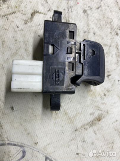 Кнопка стеклоподъёмника двери nissan teana