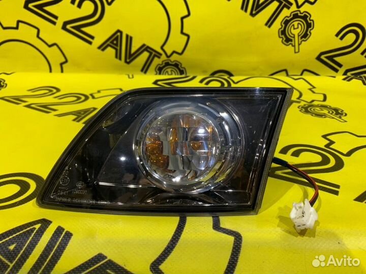 Стоп сигнал в крышку багажника задний правый